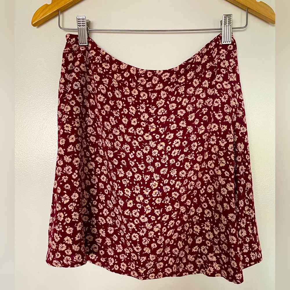 Forever 21 mini flowy floral waist fitted skirt wine plum color